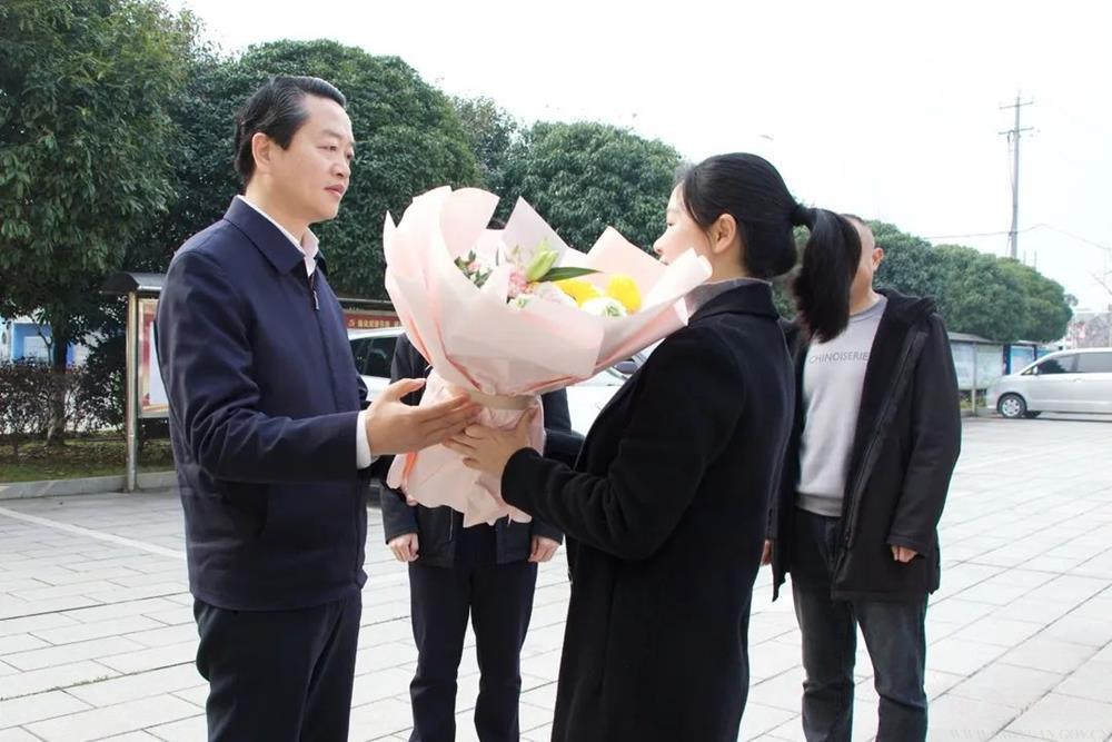 8037b828f3fc4b848577fecaf985e081.jpg 8037b828f3fc4b848577fecaf985e081.jpg