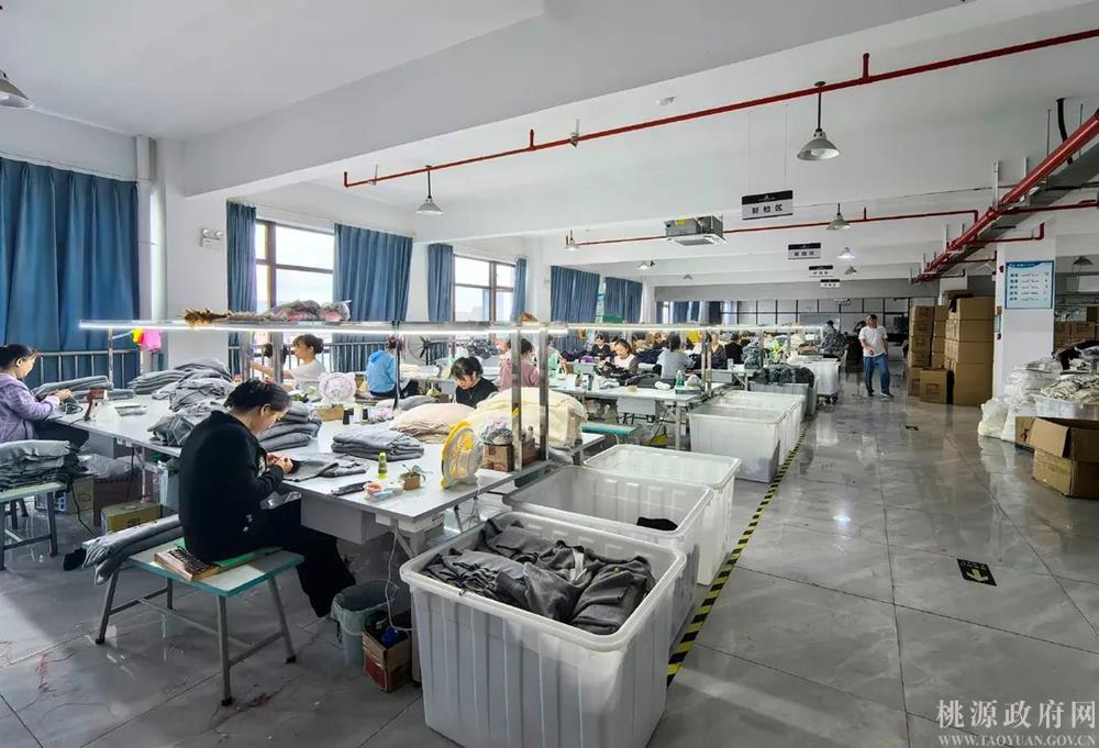 2ba1c2c21c8347f8abc3f3effaf75d82.jpg 2ba1c2c21c8347f8abc3f3effaf75d82.jpg