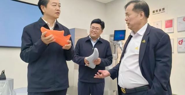 咬定青山不放松——黄伟雄赴粤闽招商引资