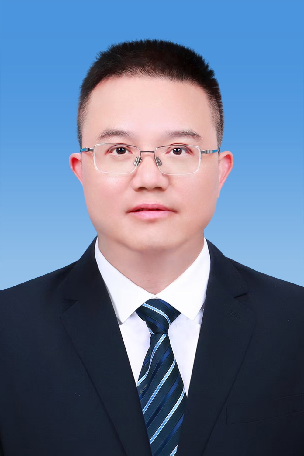 江　毅
