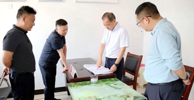 欧兵波赴龙潭镇调研当前重点工作